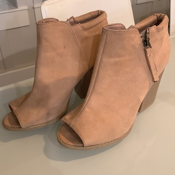 Qupid bootie - size 7 - Picture 2 of 7